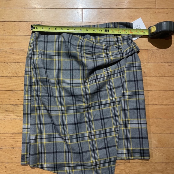 Brand New Women's Ellen Tracy Plaid Asymmetrical-Hemmed Skirt - Picture 13 of 16